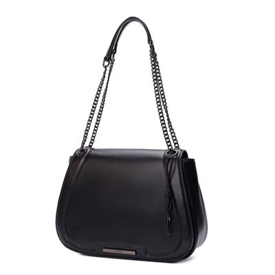 Bolsa Soft Preta Alça de Ombro Corrente