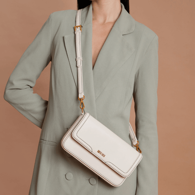 Bolsa Flap Bag Soft Bege Alça Transversal