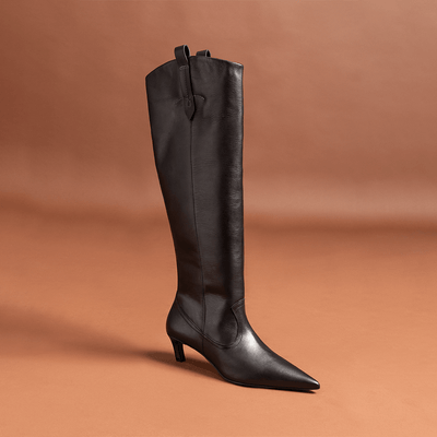 Bota Couro Nobre Preta Bico Fino Cano Longo
