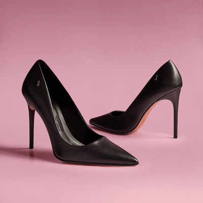 Scarpin Couro Bico Fino Salto Alto Preto