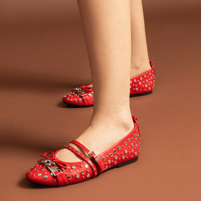 Sapatilha Bico Redondo Couro Confort Vermelho Tachas