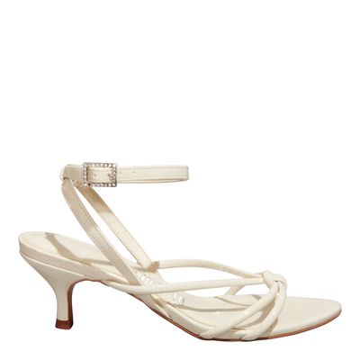 Sandália Off White Verniz Glossy Salto Baixo