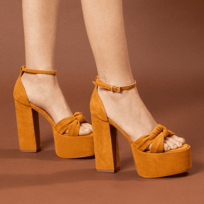 Sandália Meia Pata Plataforma Carmuça Caramelo Salto Alto