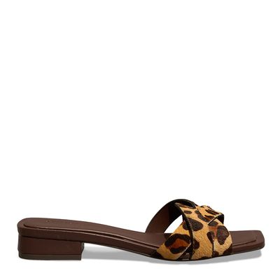 Rasteira couro tiras cruzadas animal print onça