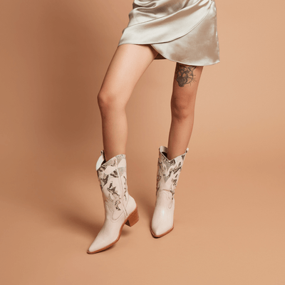 Bota Western Couro Creme Salto Baixo