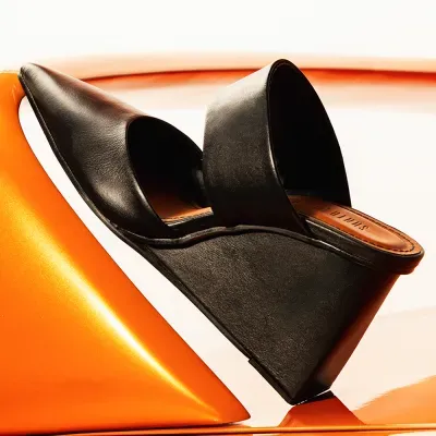 Mule couro confort preto bico fino